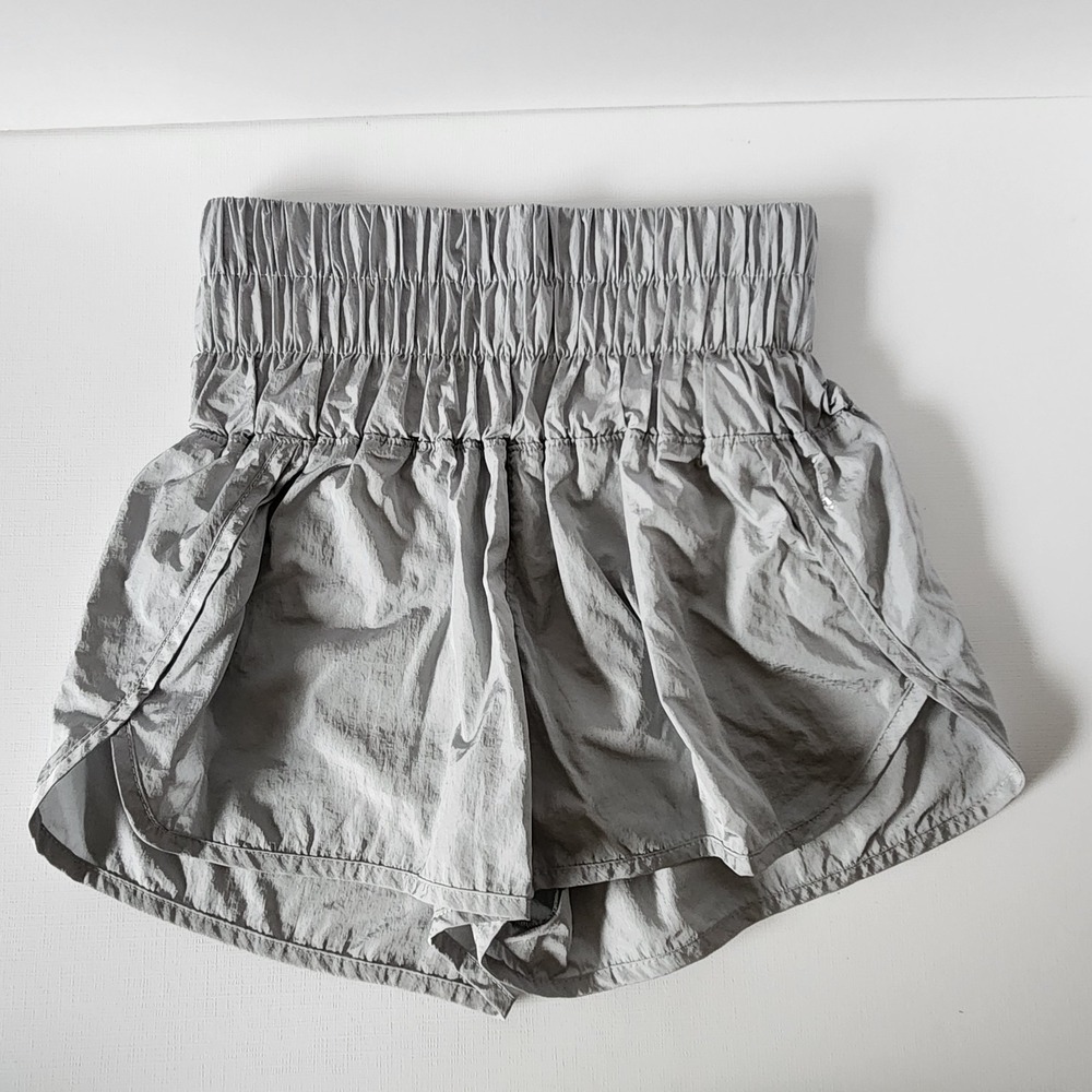 FREE‎ PEOPLE MOVEMENT The Way Home Silver Softshell Lined High-Rise Shorts SZ XS